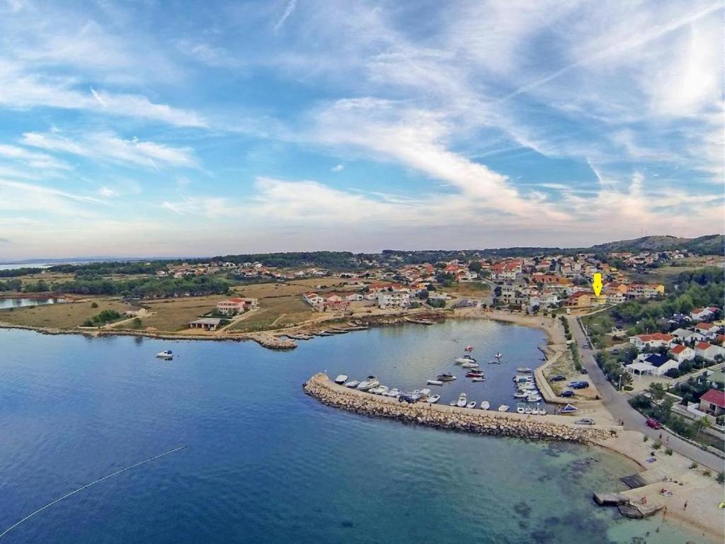 Elia Daire Vir Dış mekan fotoğraf