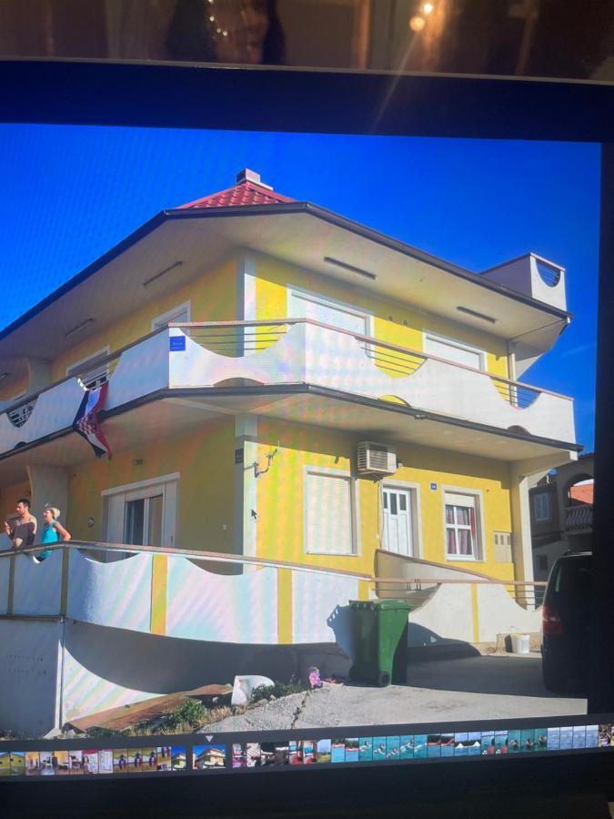 Elia Daire Vir Dış mekan fotoğraf